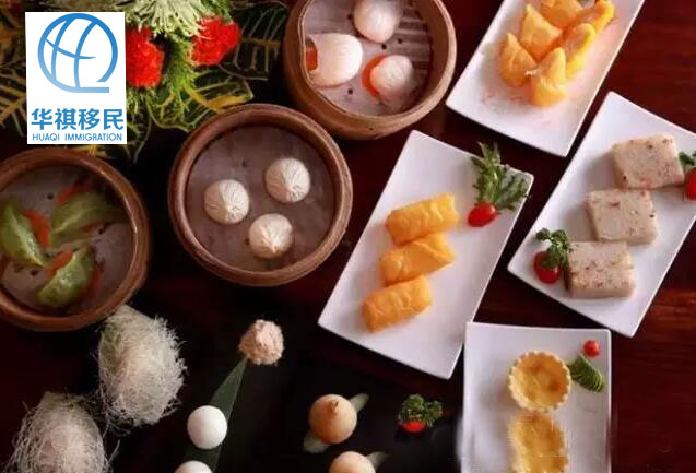 各式點心琳瑯滿目，干凈又衛生